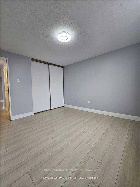 Photo 26 of Unit 905, 55 Green Valley Drive, Kitchener, Pioneer Park — HOMEH