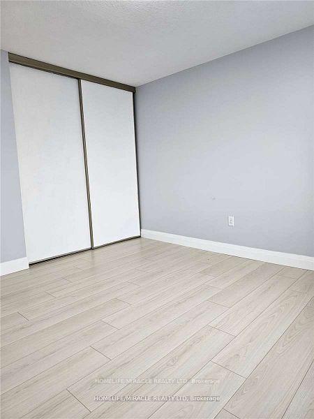 Photo 27 of Unit 905, 55 Green Valley Drive, Kitchener, Pioneer Park — HOMEH