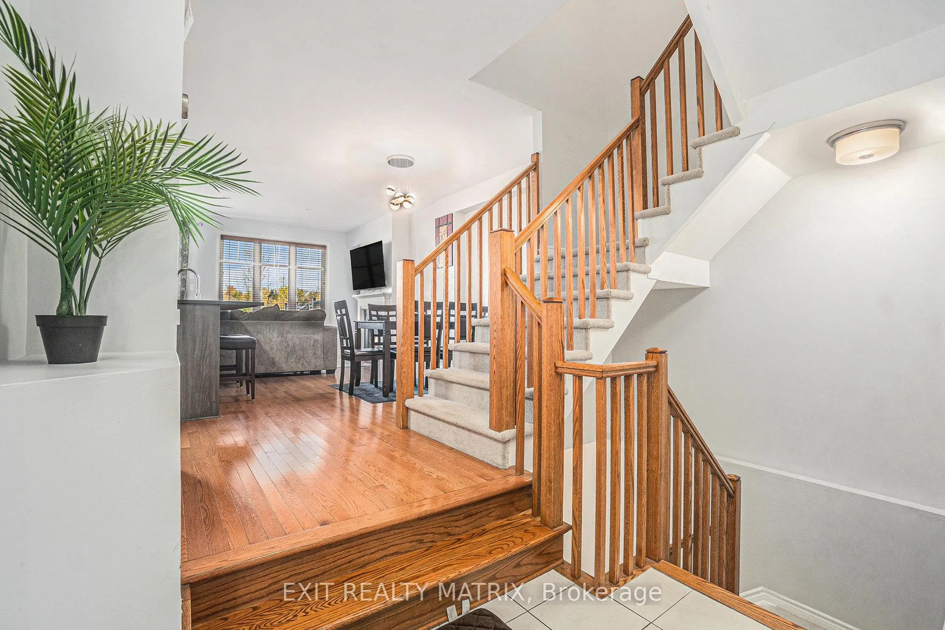 Photo 6 of 554 Jackdaw Avenue, Ottawa, Barrhaven - Half Moon Bay — HOMEH