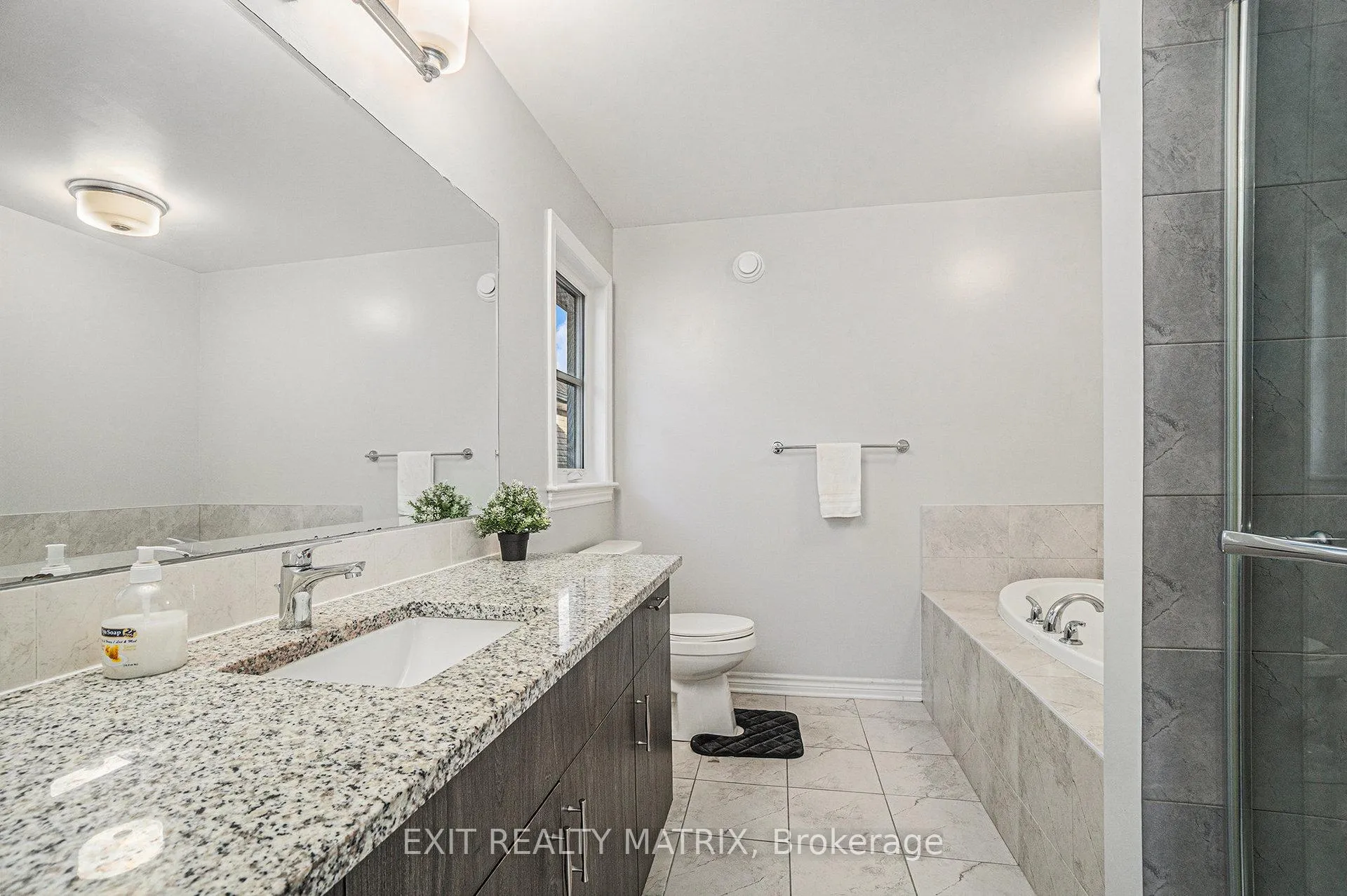 Photo 22 of 554 Jackdaw Avenue, Ottawa, Barrhaven - Half Moon Bay — HOMEH