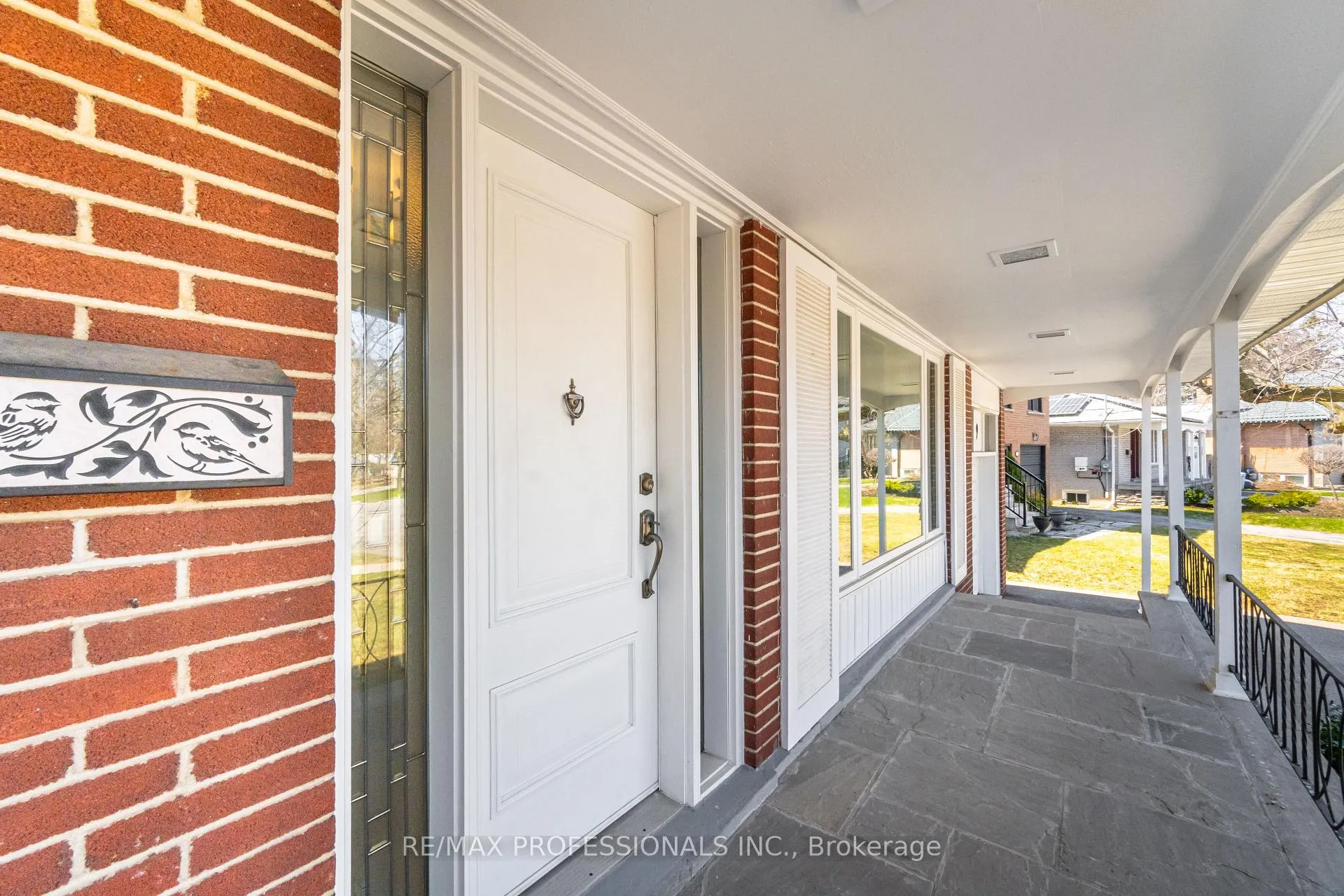 Photo 4 of 9 Halbadier Place, Etobicoke, Islington-City Centre West — HOMEH