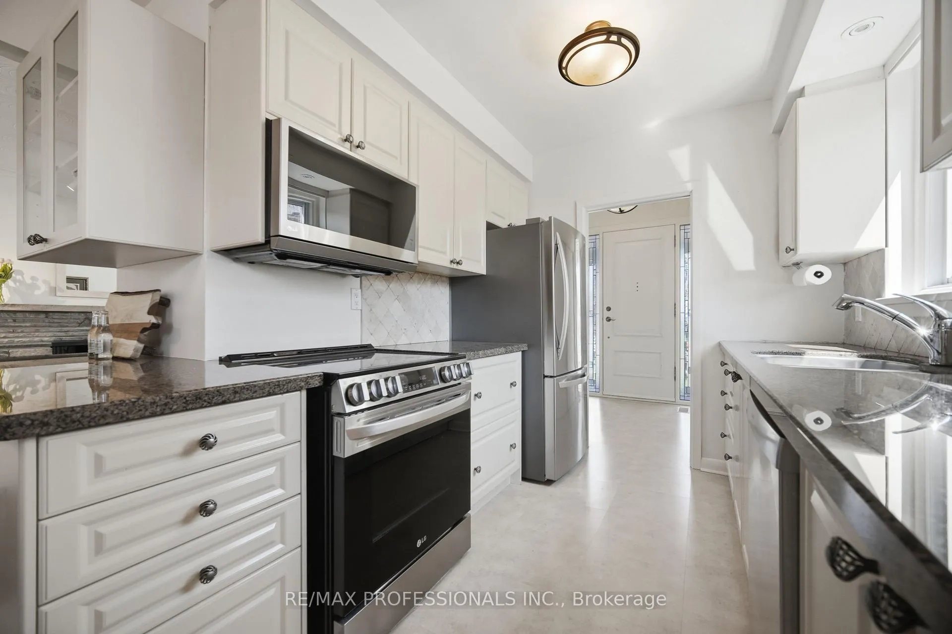 Photo 7 of 9 Halbadier Place, Etobicoke, Islington-City Centre West — HOMEH