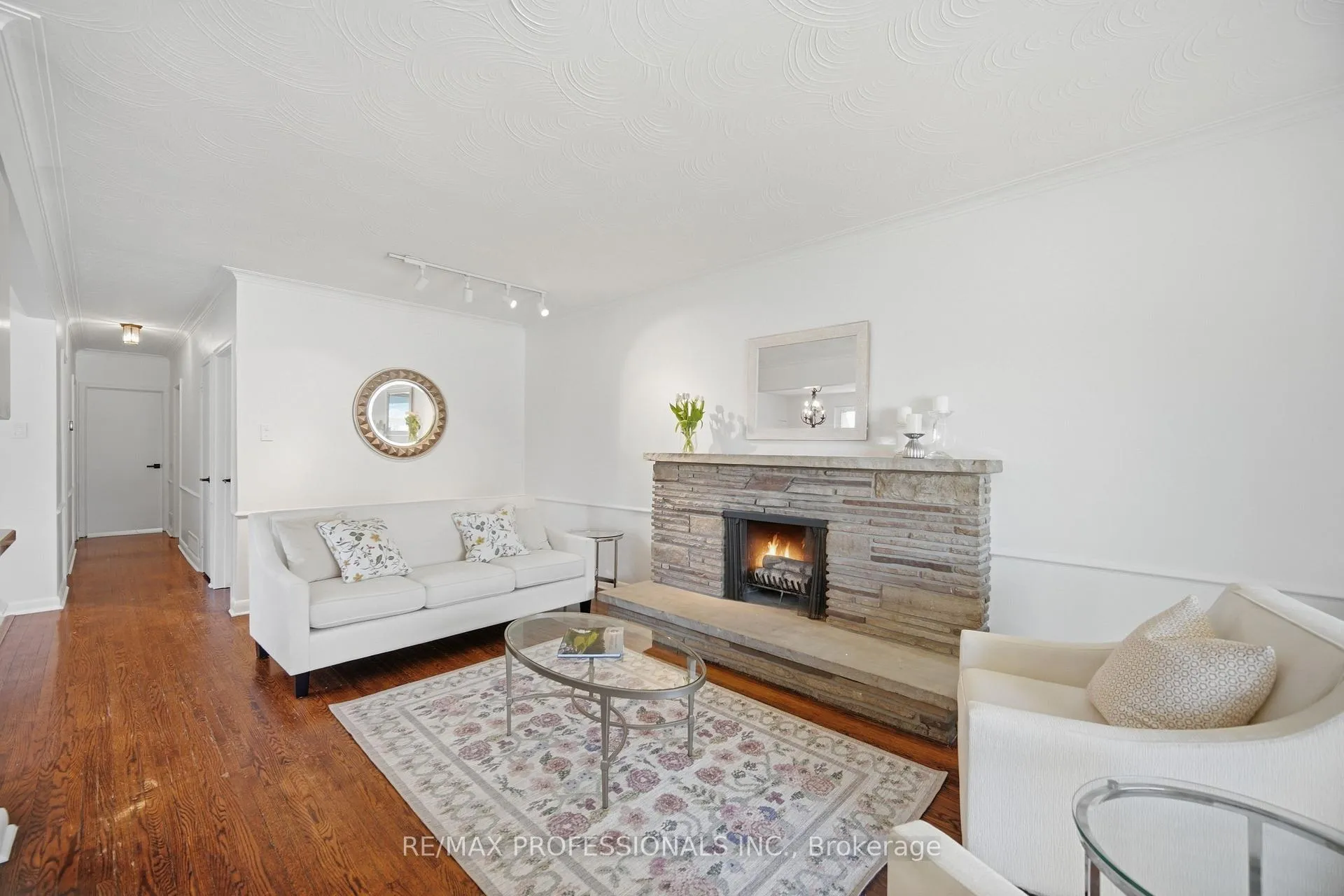 Photo 12 of 9 Halbadier Place, Etobicoke, Islington-City Centre West — HOMEH