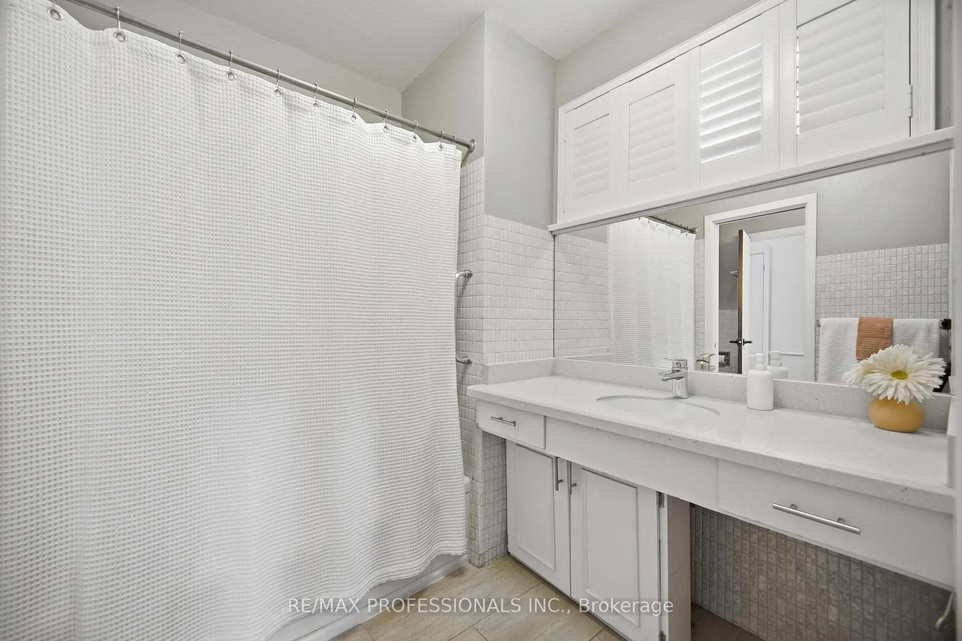 Photo 15 of 9 Halbadier Place, Etobicoke, Islington-City Centre West — HOMEH