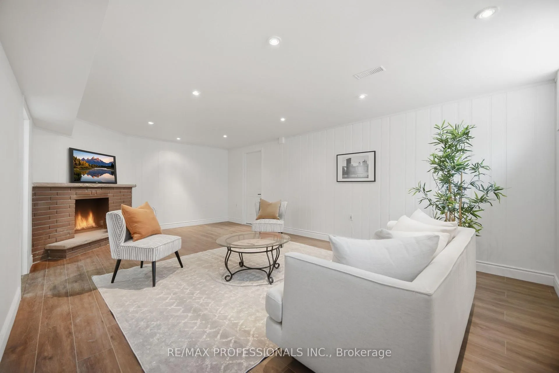 Photo 20 of 9 Halbadier Place, Etobicoke, Islington-City Centre West — HOMEH