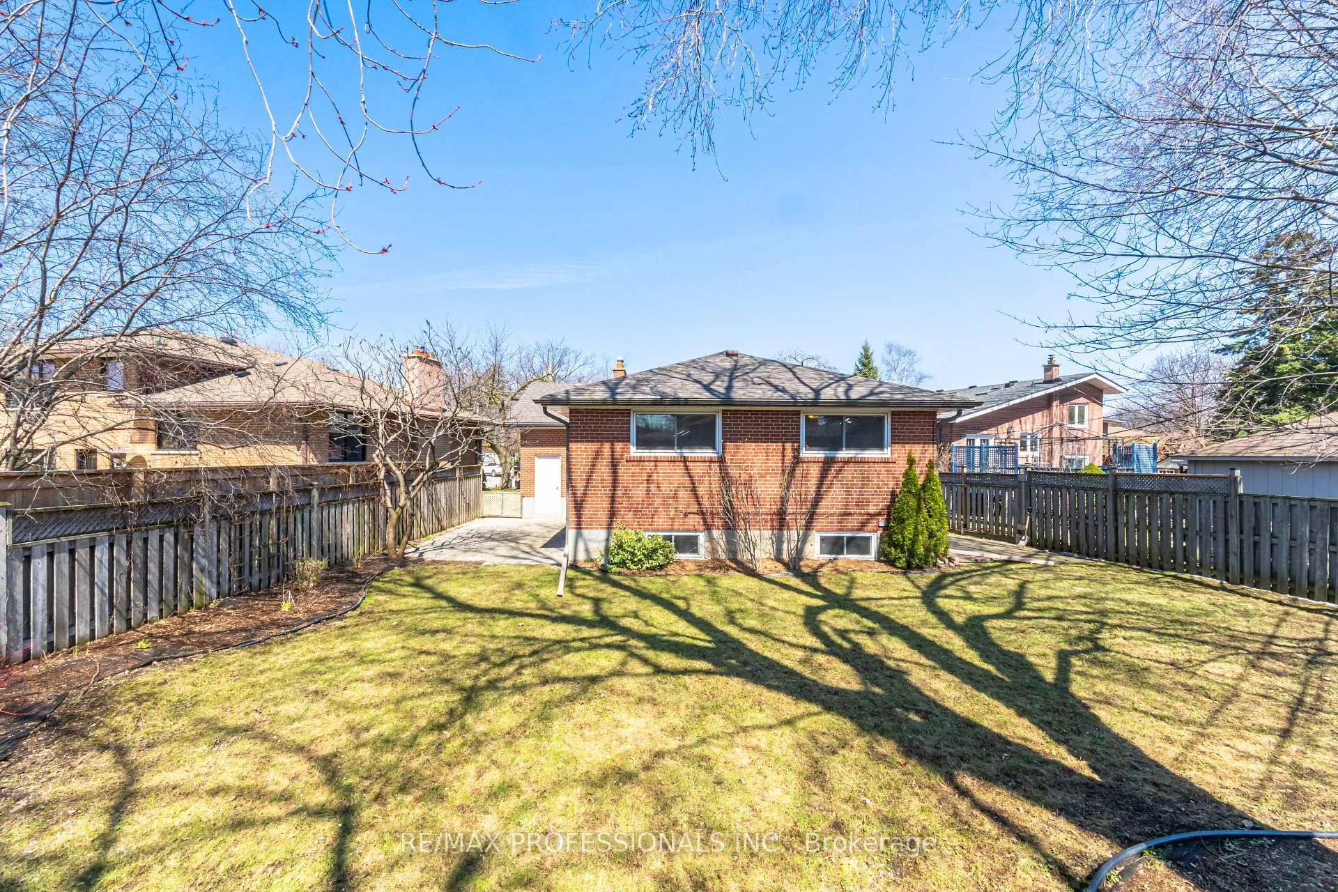 Photo 31 of 9 Halbadier Place, Etobicoke, Islington-City Centre West — HOMEH
