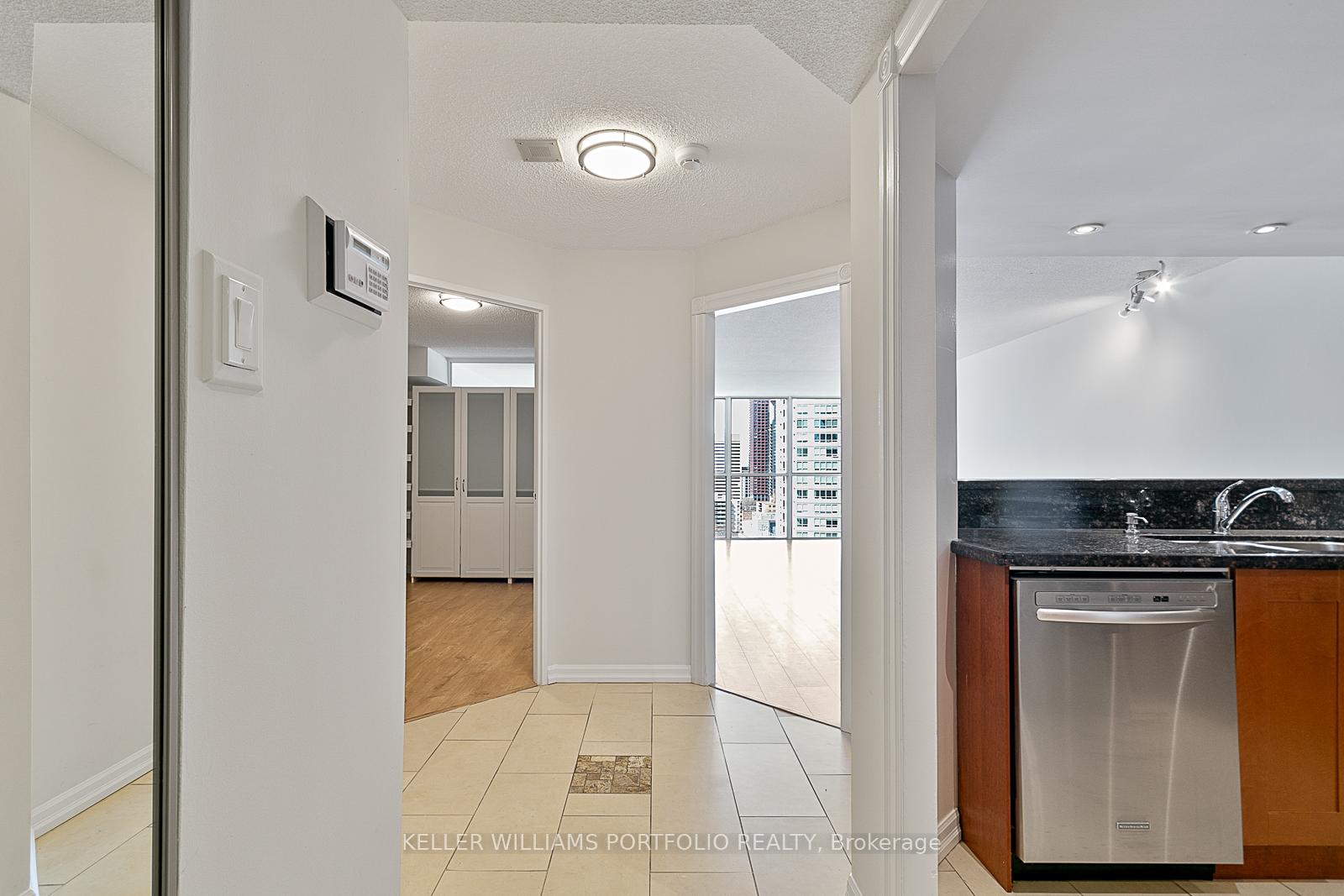 Photo 5 of Unit 2104, 15 Maitland Place, Toronto, Cabbagetown-South St. James Town — HOMEH