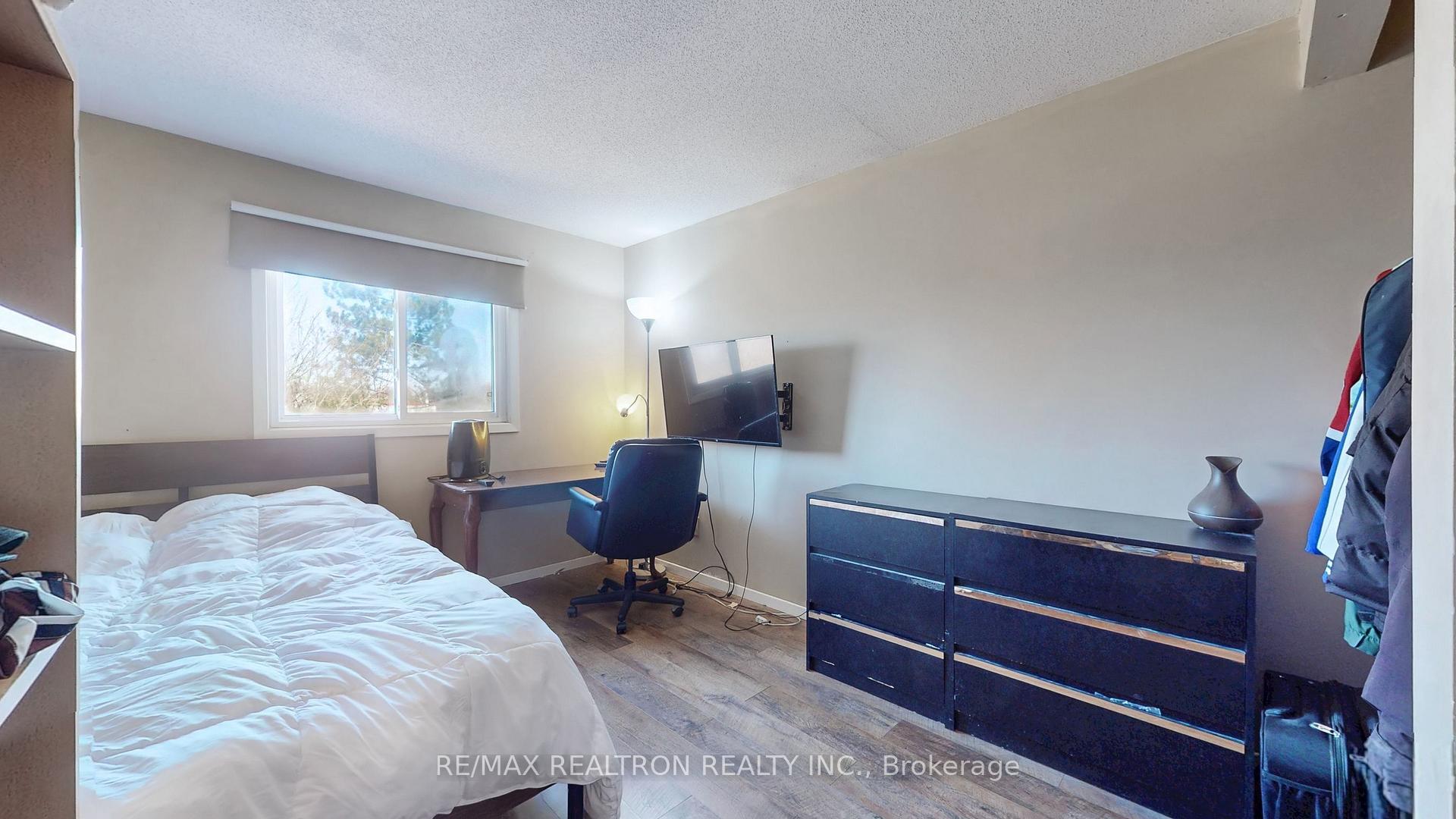 Photo 29 of 68 Patterson Crescent, Ajax, Central — HOMEH