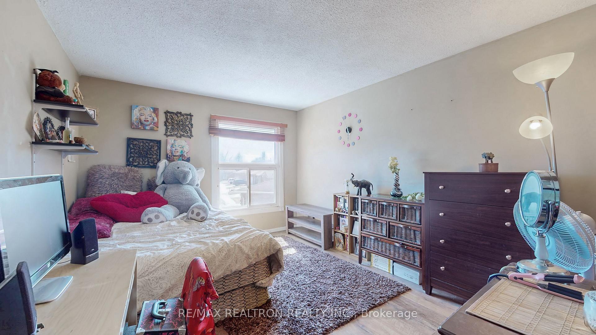 Photo 32 of 68 Patterson Crescent, Ajax, Central — HOMEH