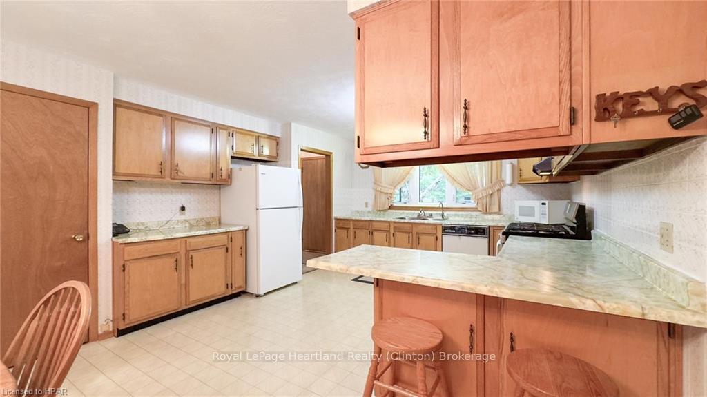 Photo 17 of 108 North Street N, Central Huron, Clinton — HOMEH