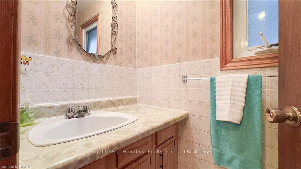 Photo 20 of 108 North Street N, Central Huron, Clinton — HOMEH