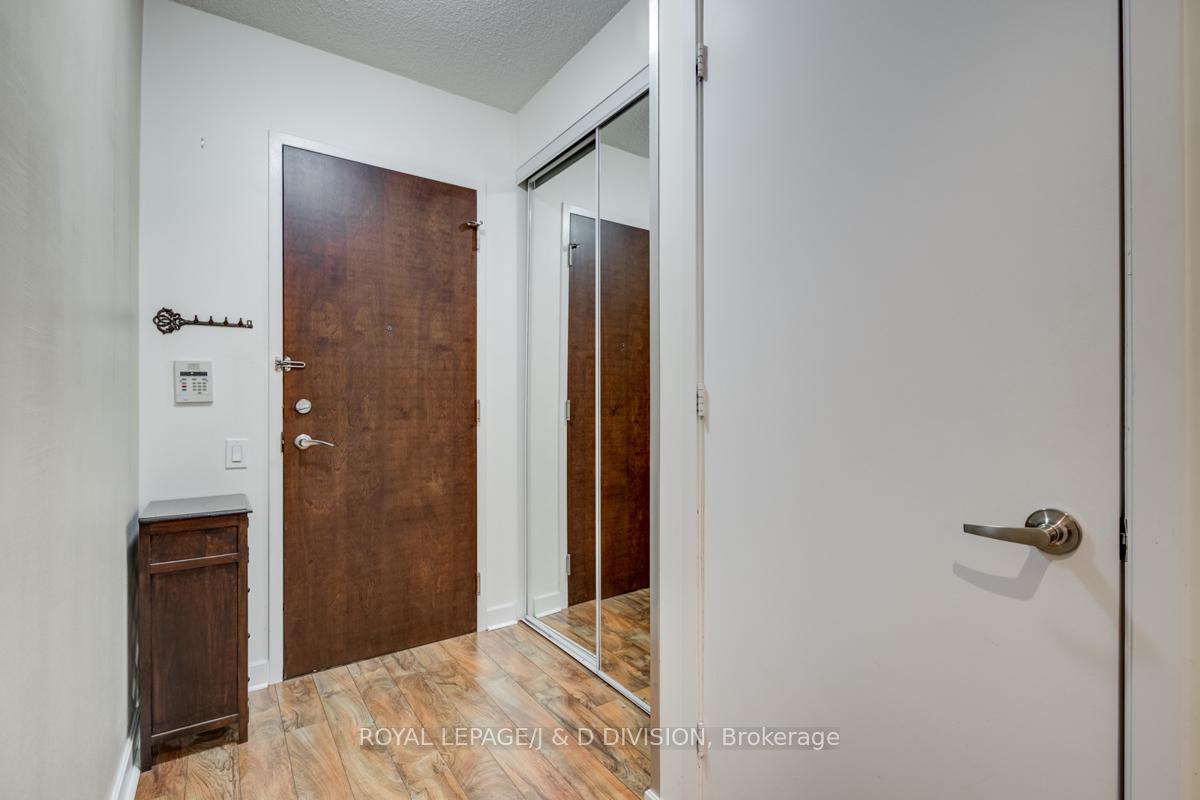 Photo 4 of Unit 414, 85 Bloor Street E, Toronto, Church-Yonge Corridor — HOMEH