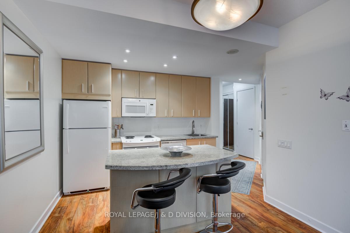 Photo 5 of Unit 414, 85 Bloor Street E, Toronto, Church-Yonge Corridor — HOMEH