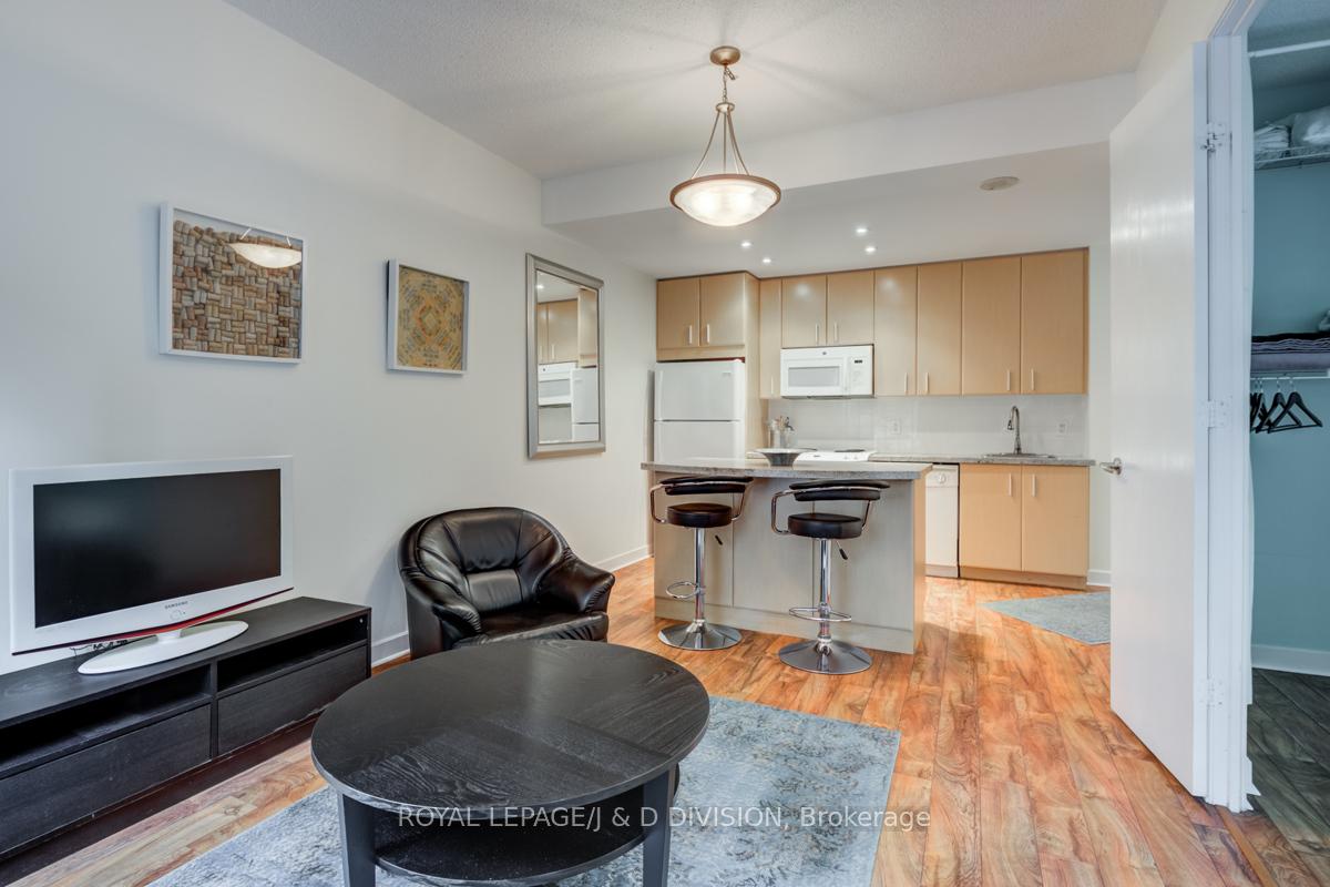Photo 10 of Unit 414, 85 Bloor Street E, Toronto, Church-Yonge Corridor — HOMEH