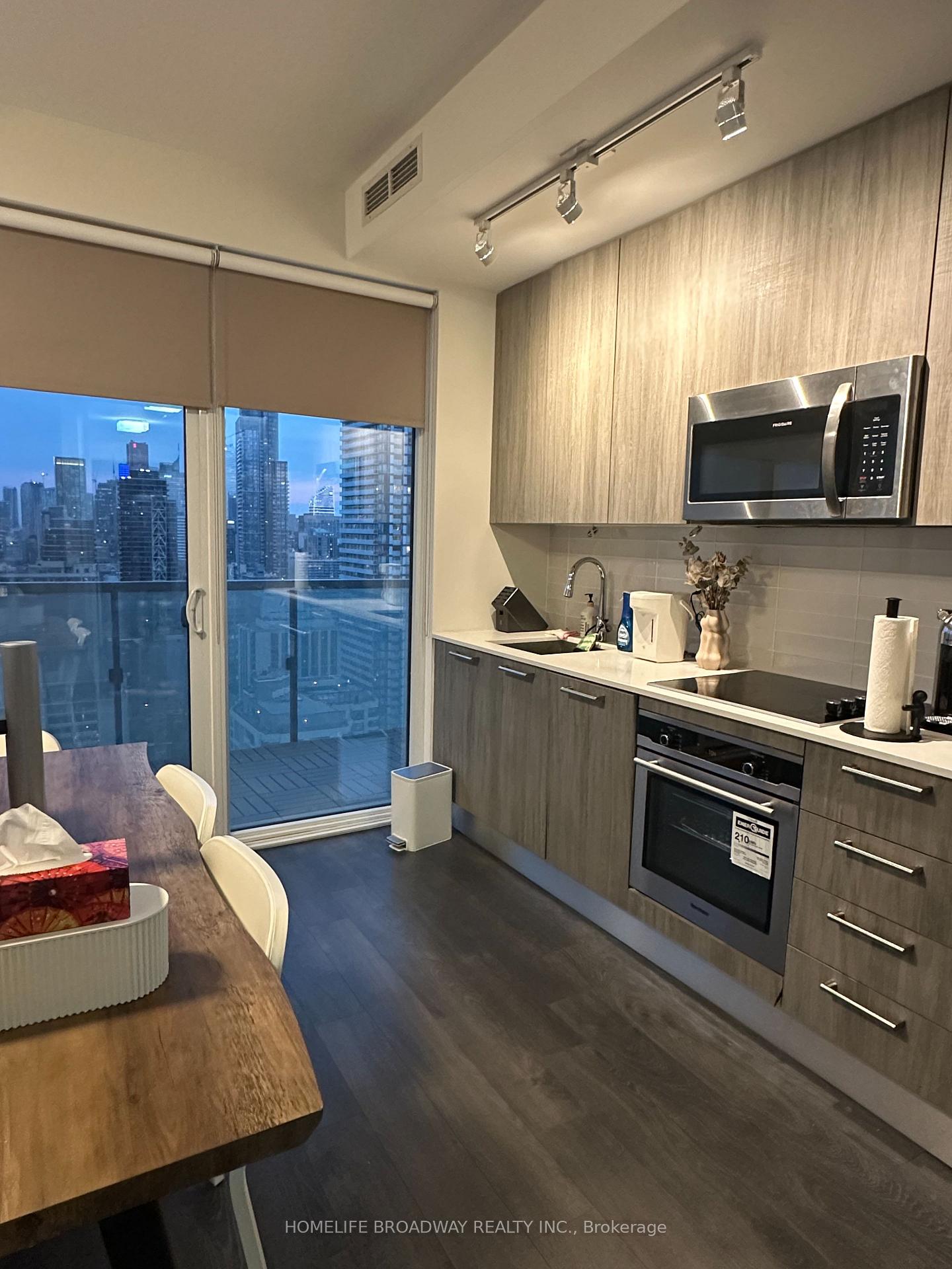 Photo 5 of Unit 3103, 28 Wellesley Street E, Toronto, Church-Yonge Corridor — HOMEH