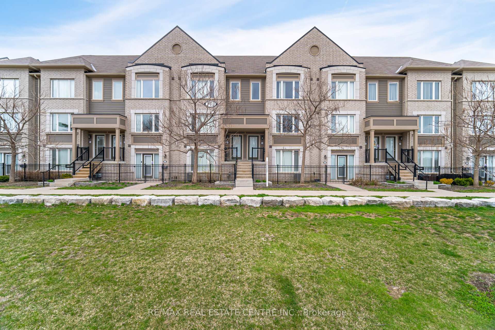 Front of Unit 99, 1 Beckenrose Court