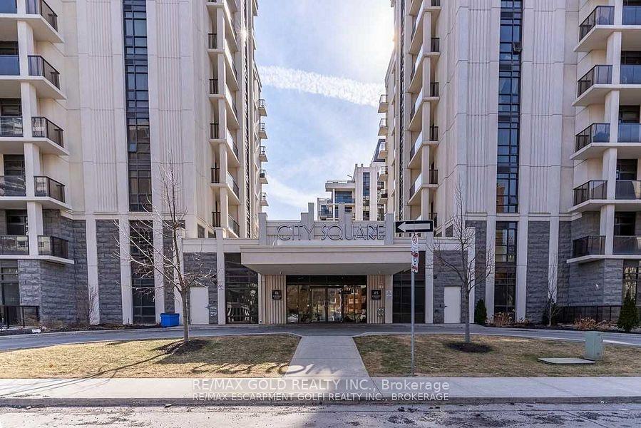 Front of Unit 807, 85 Robinson Street