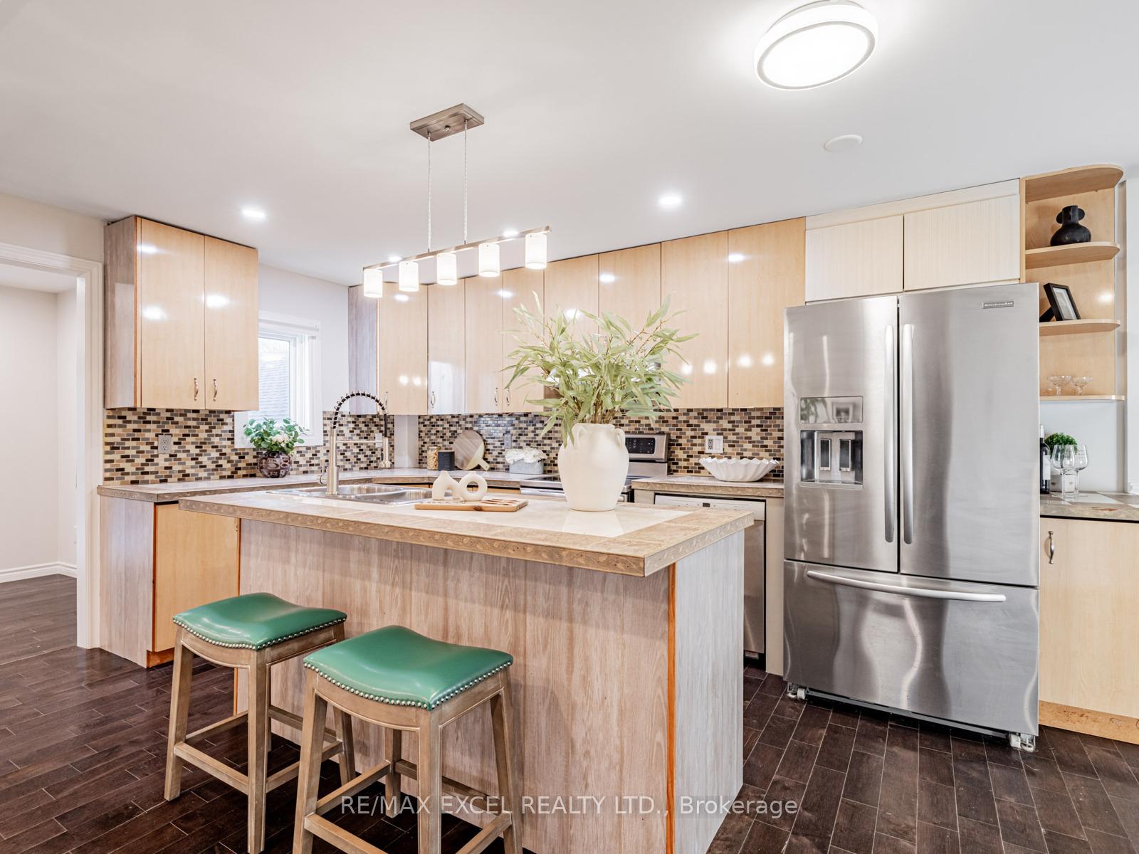 Photo 9 of 299 Pasadena Drive, Georgina, Keswick South — HOMEH