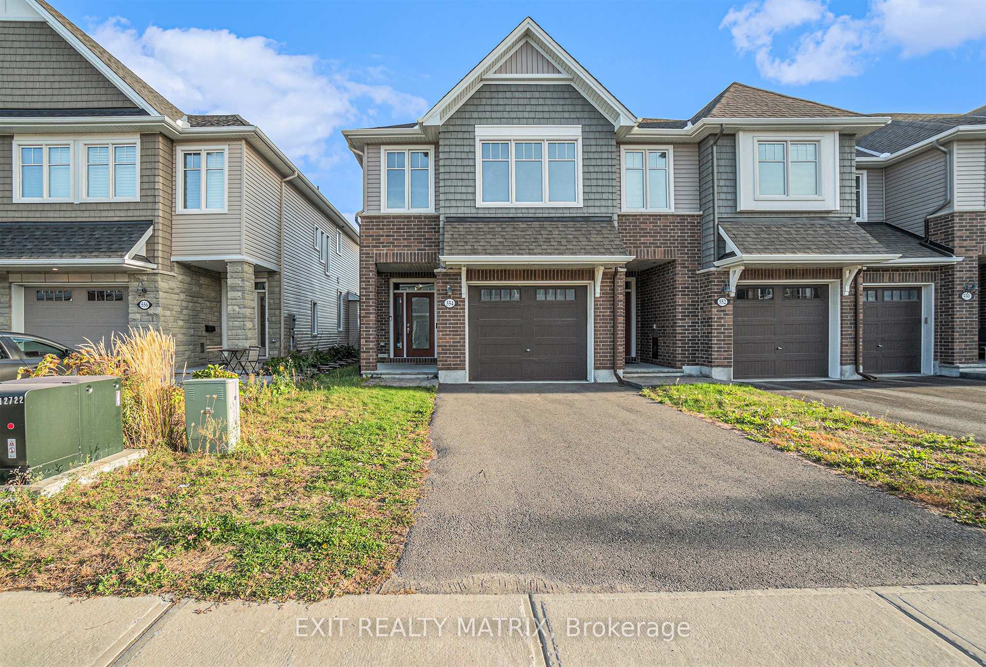 Front of 554 Jackdaw Avenue