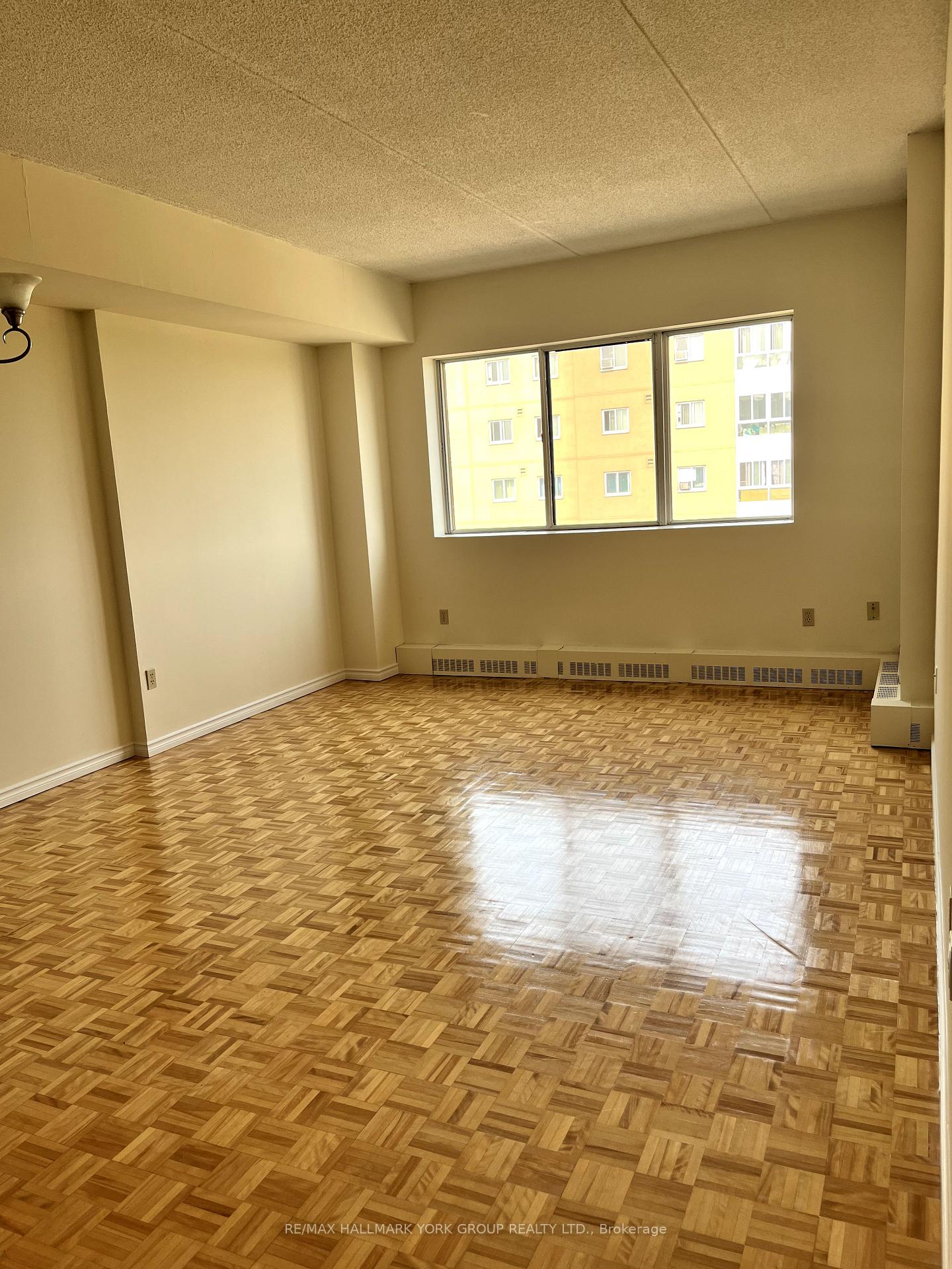 Photo 2 of Unit 705, 262 Rose Street, Barrie, Wellington — HOMEH