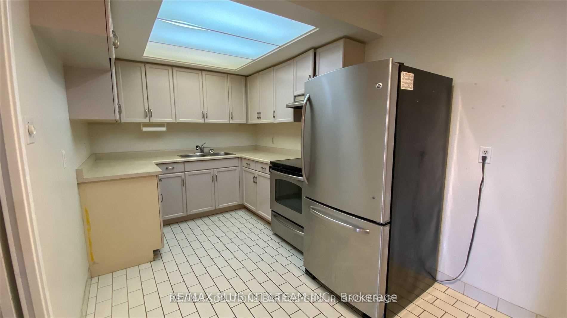 Photo 4 of Unit 305, 205 Wynford Drive, Toronto, Flemingdon Park — HOMEH