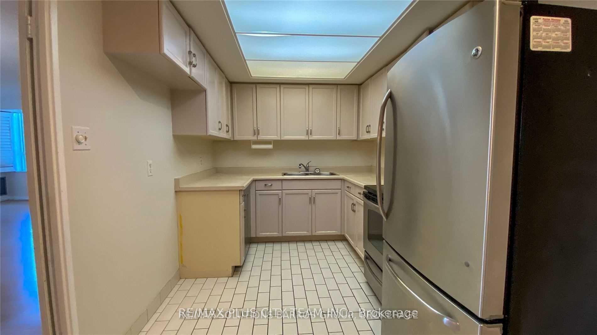 Photo 8 of Unit 305, 205 Wynford Drive, Toronto, Flemingdon Park — HOMEH