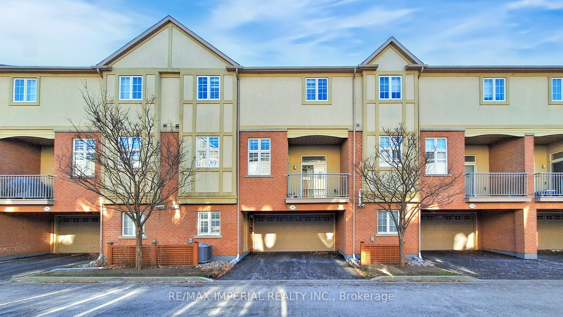 Photo 4 of 98 Legends Way, Markham, Unionville — HOMEH