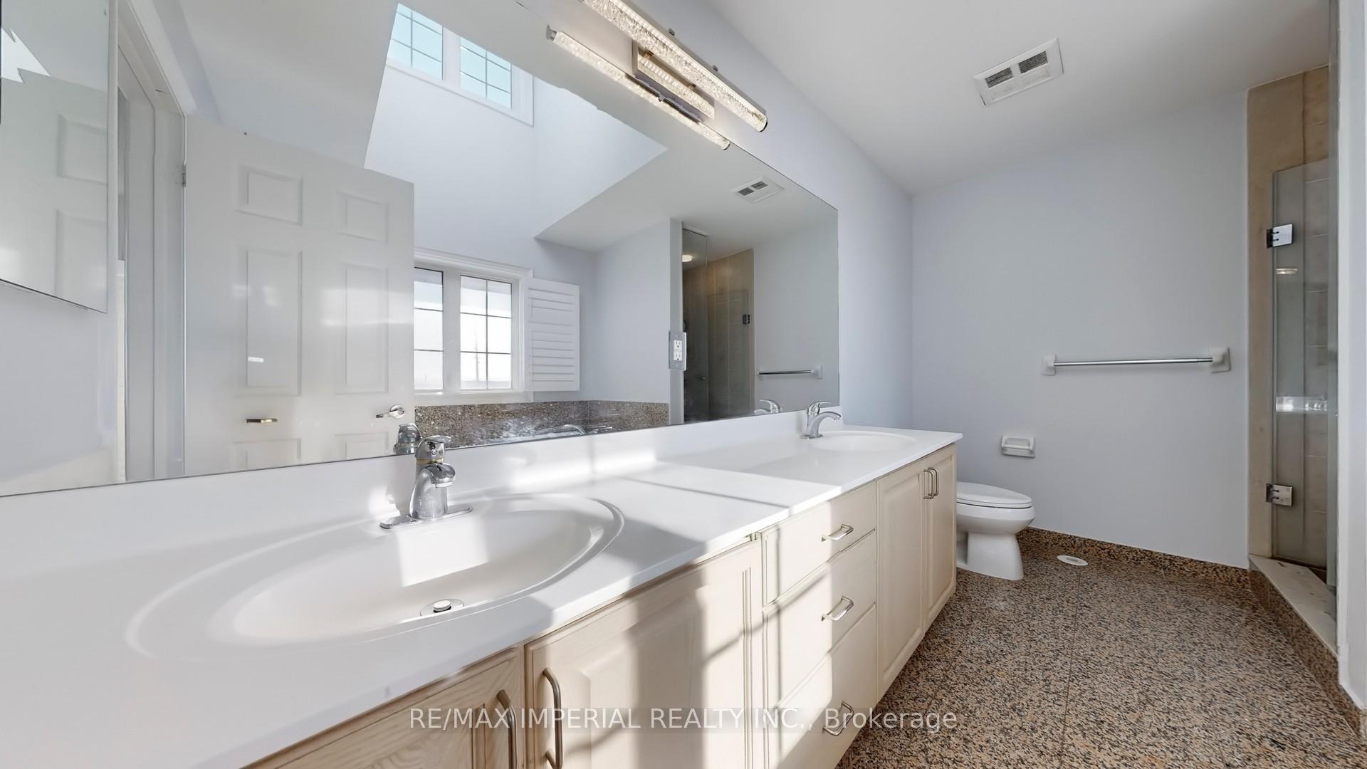 Photo 8 of 98 Legends Way, Markham, Unionville — HOMEH