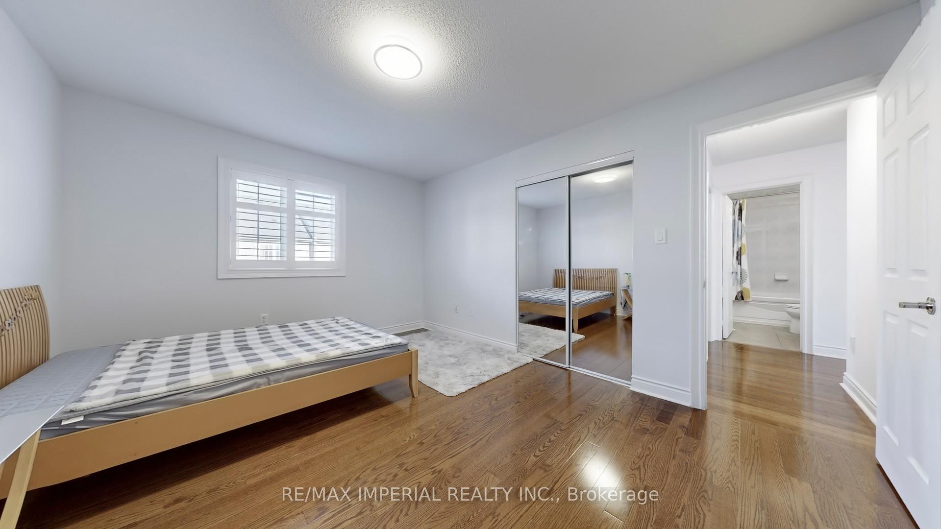 Photo 10 of 98 Legends Way, Markham, Unionville — HOMEH