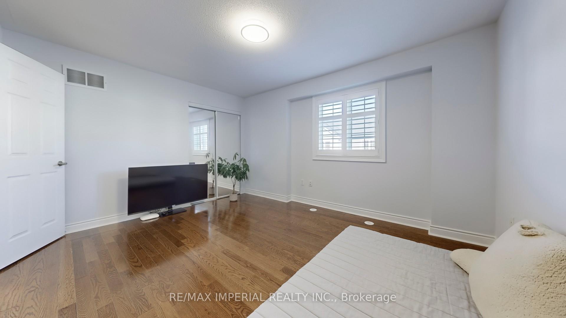 Photo 11 of 98 Legends Way, Markham, Unionville — HOMEH