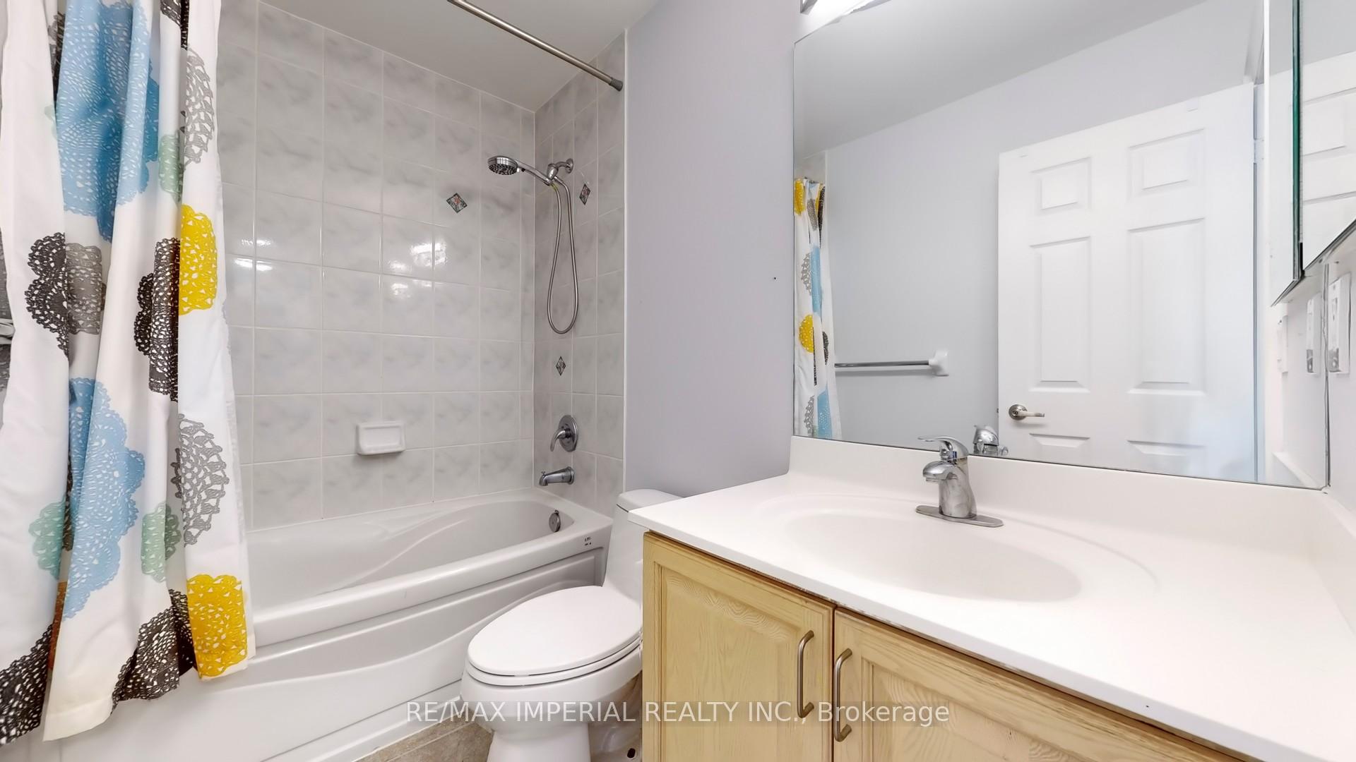 Photo 12 of 98 Legends Way, Markham, Unionville — HOMEH