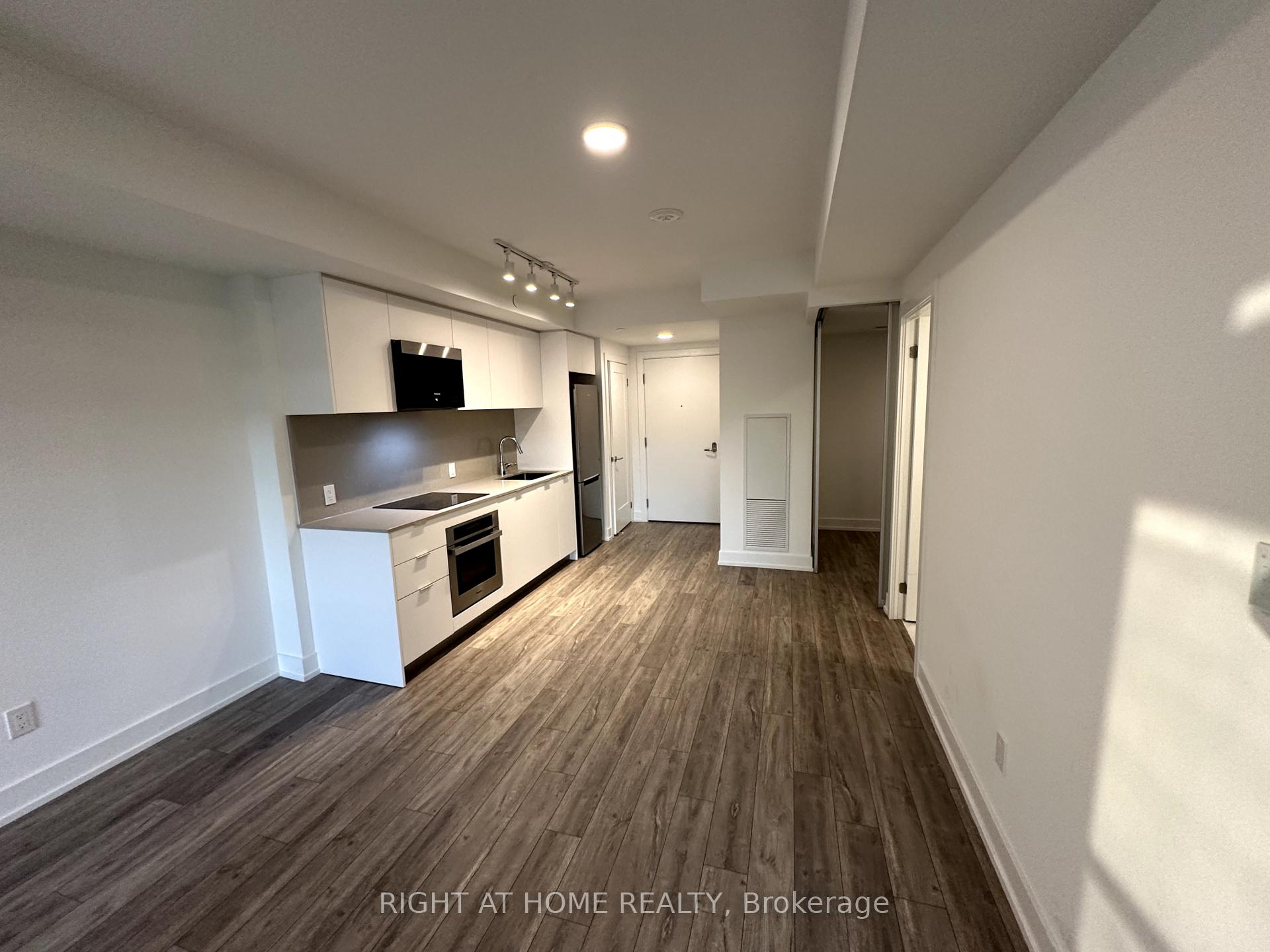 Photo 3 of Unit 1005, 8 Cedarland Drive, Markham, Unionville — HOMEH