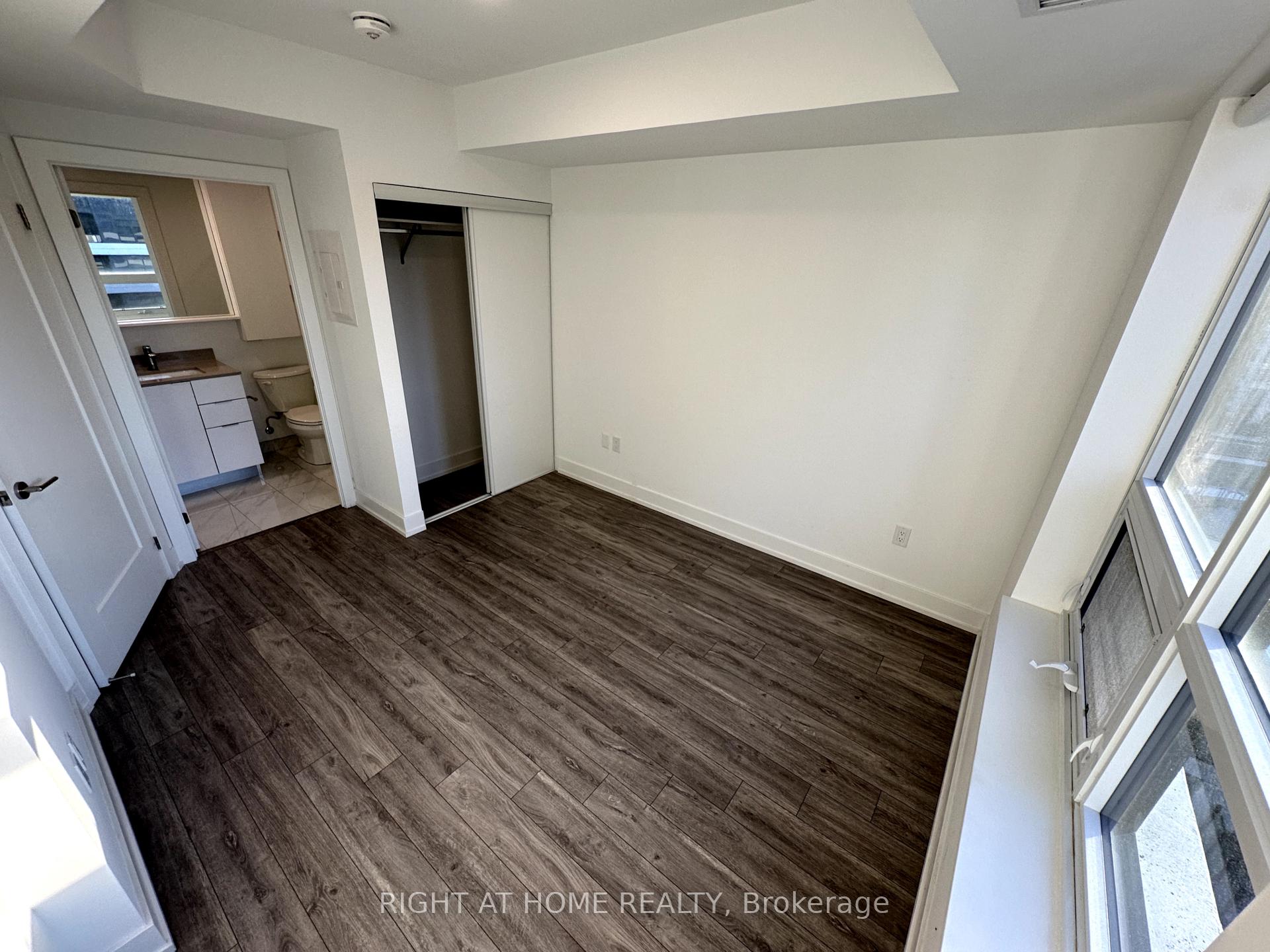 Photo 6 of Unit 1005, 8 Cedarland Drive, Markham, Unionville — HOMEH