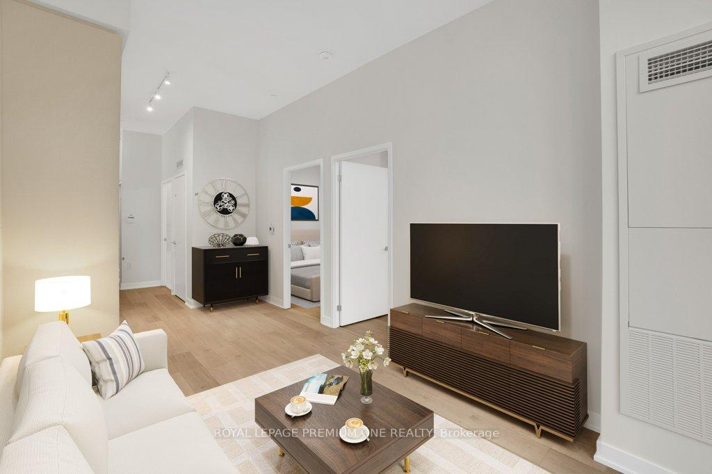 Front of Unit 106, 10 Honeycrisp Crescent