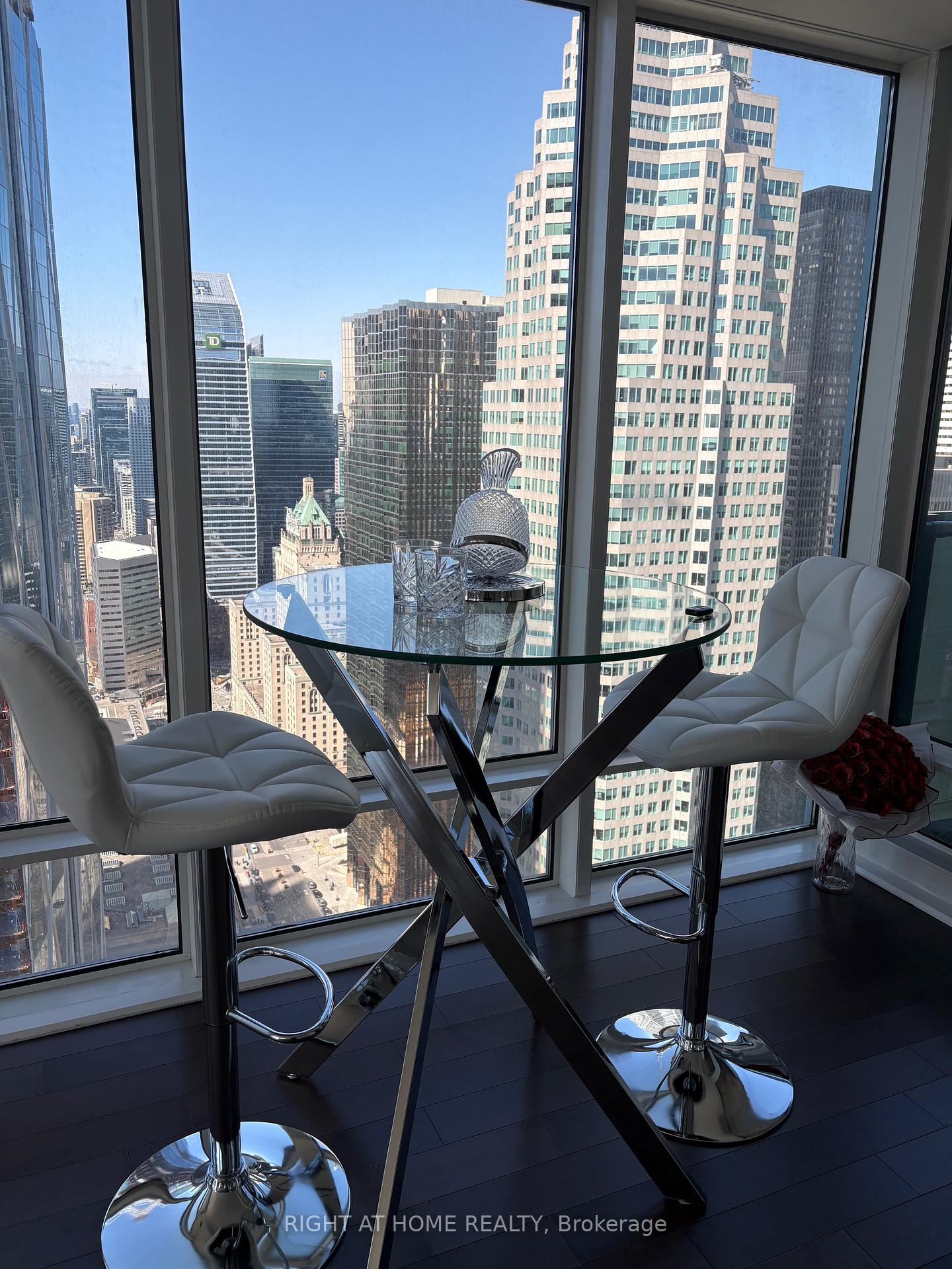 Photo 3 of Unit 5002, 8 The Esplanade, Toronto, Waterfront Communities — HOMEH