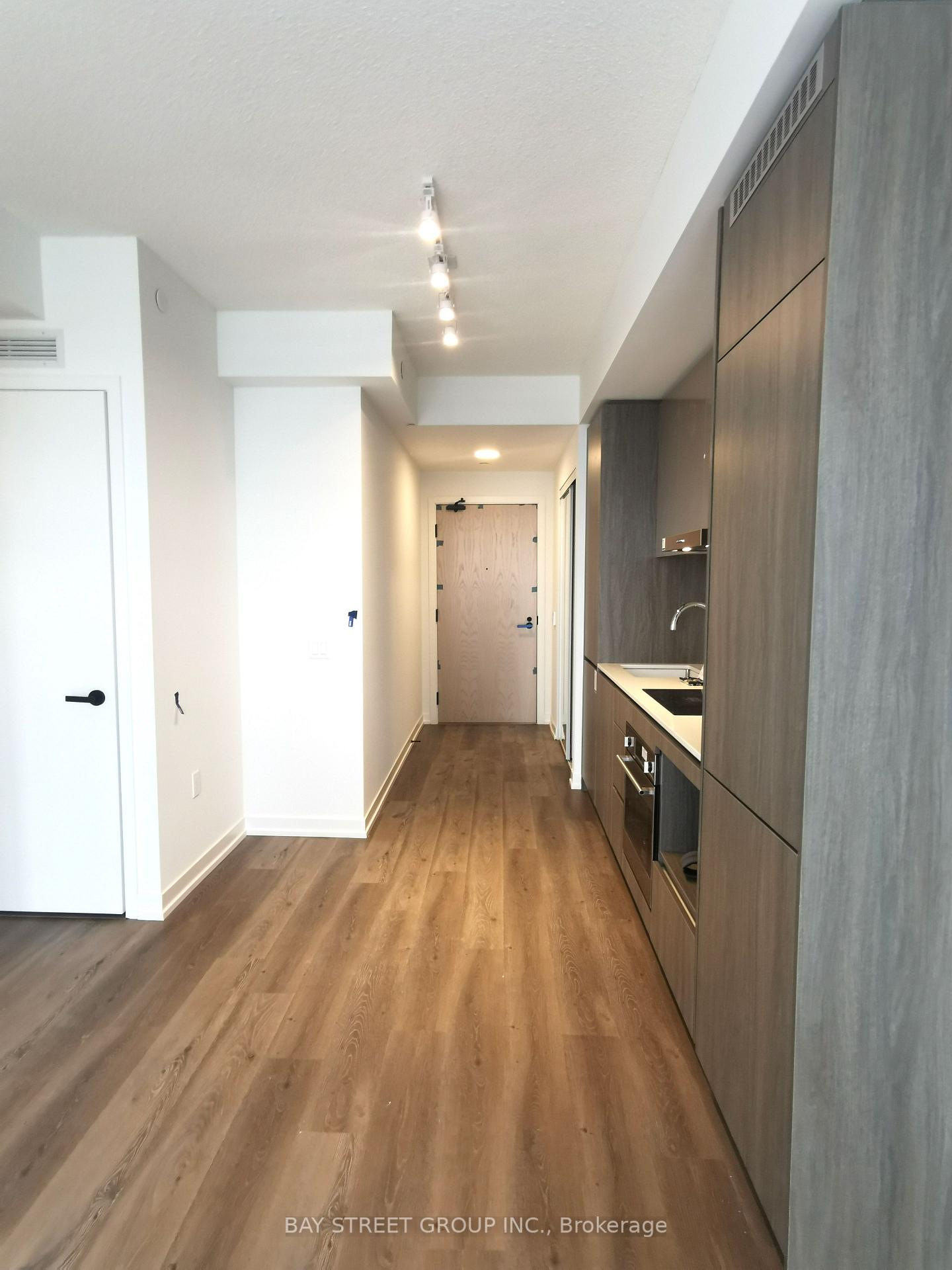 Photo 1 of Unit 3616, 28 Interchange Way, Vaughan, Vaughan Corporate Centre — HOMEH