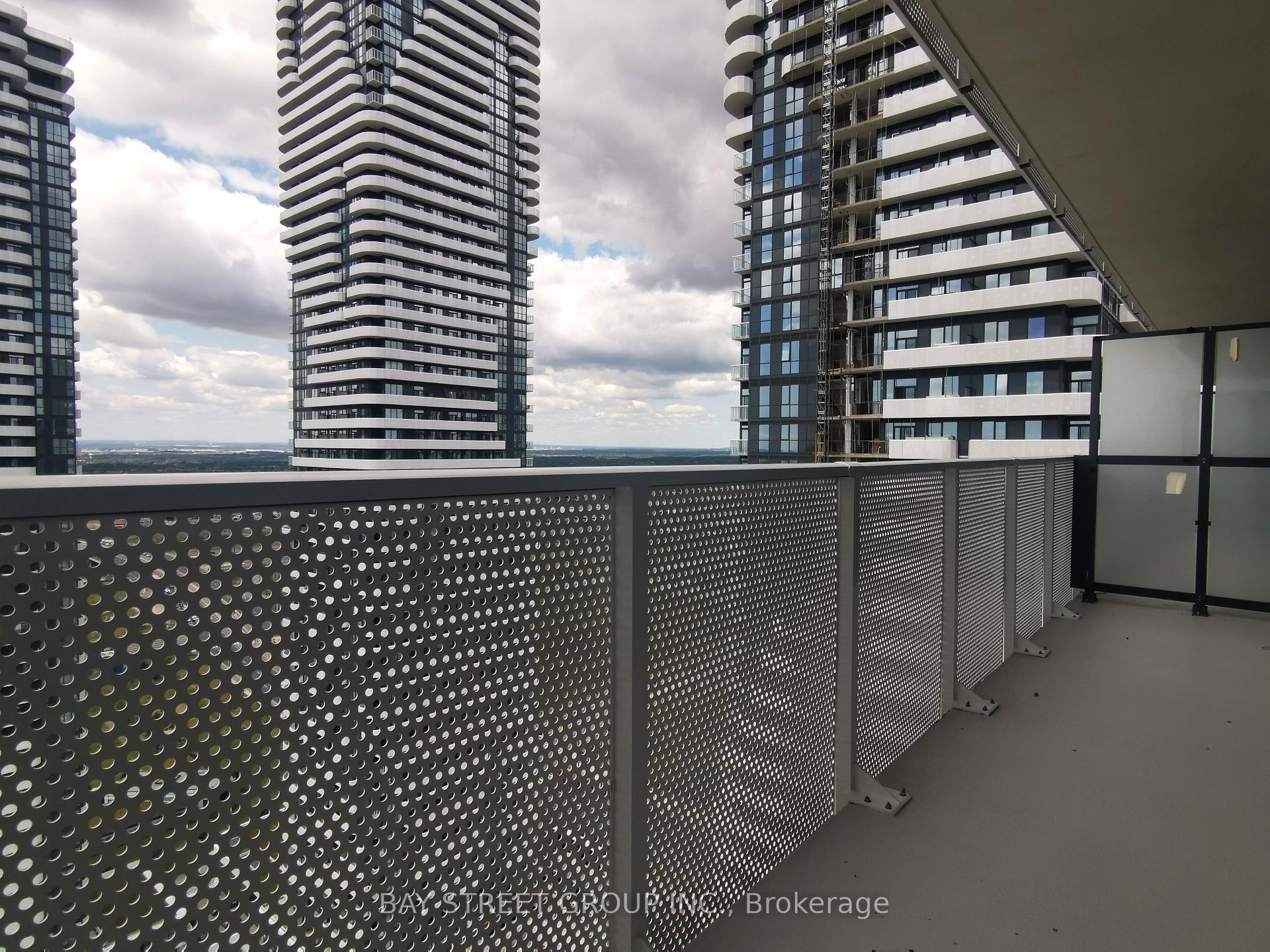 Photo 5 of Unit 3616, 28 Interchange Way, Vaughan, Vaughan Corporate Centre — HOMEH