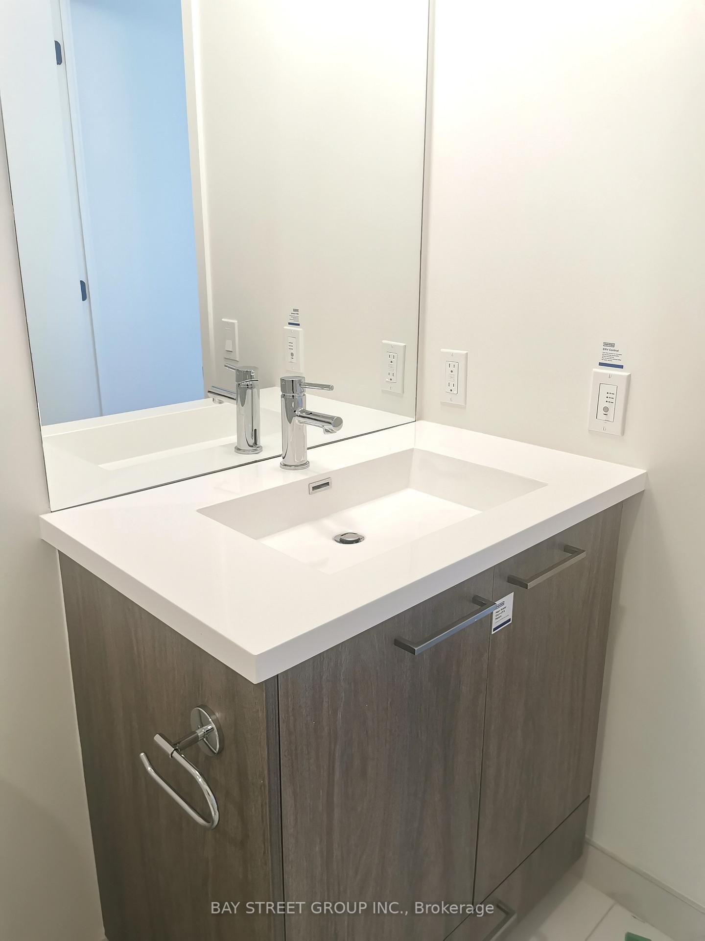 Photo 13 of Unit 3616, 28 Interchange Way, Vaughan, Vaughan Corporate Centre — HOMEH