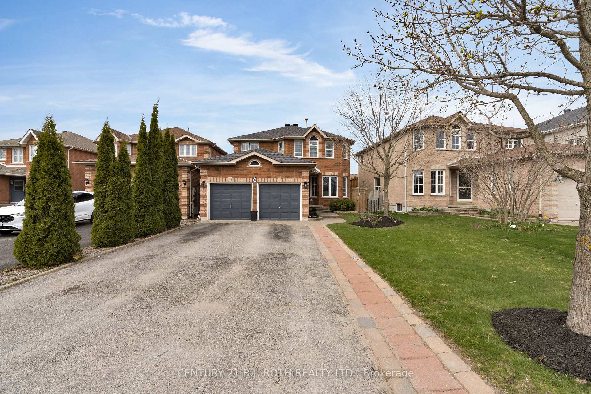 Photo 1 of 20 Bear Creek Drive, Barrie, Holly — HOMEH