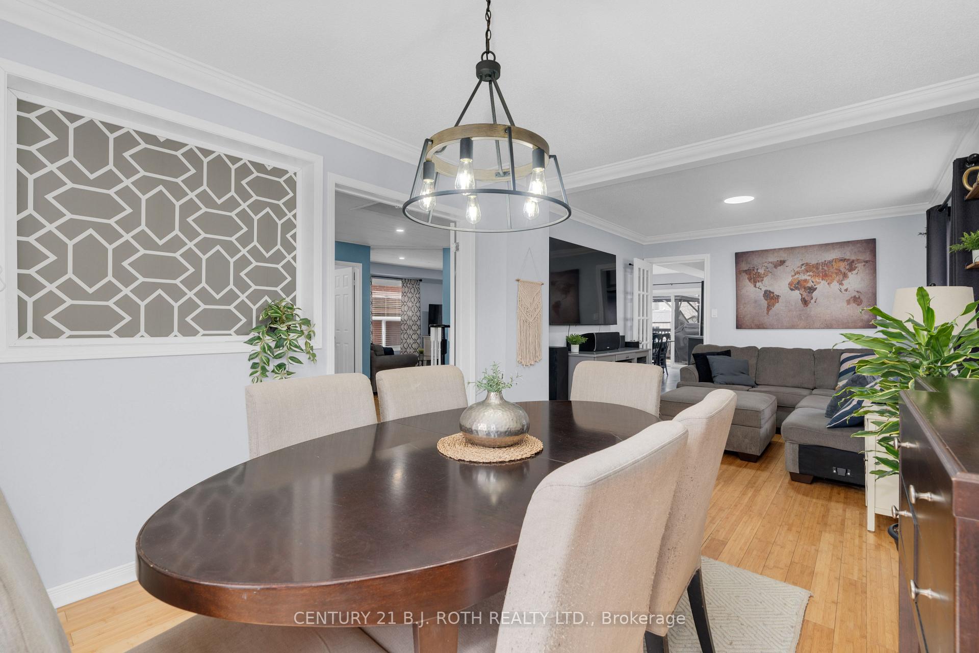 Photo 7 of 20 Bear Creek Drive, Barrie, Holly — HOMEH