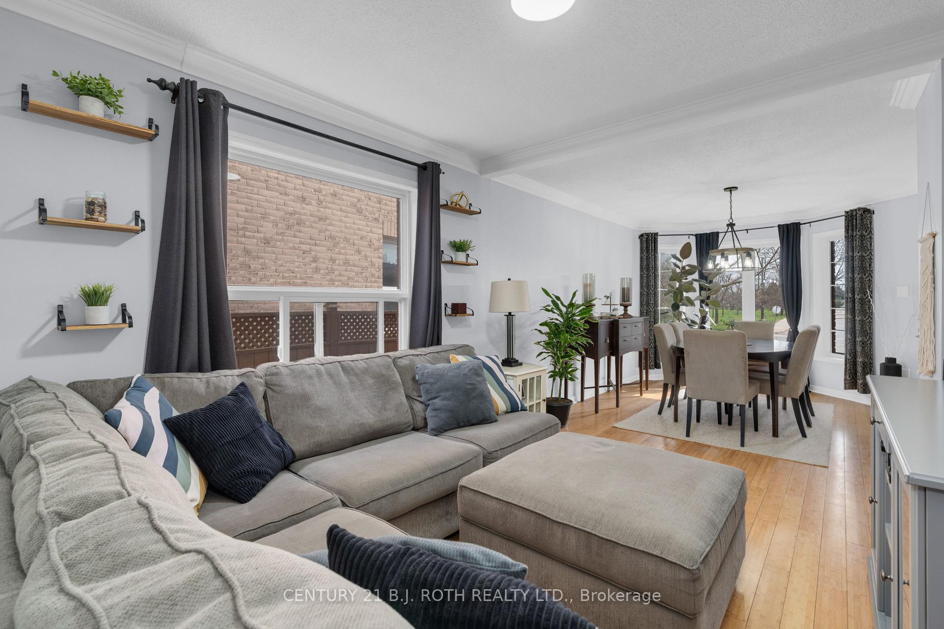 Photo 8 of 20 Bear Creek Drive, Barrie, Holly — HOMEH