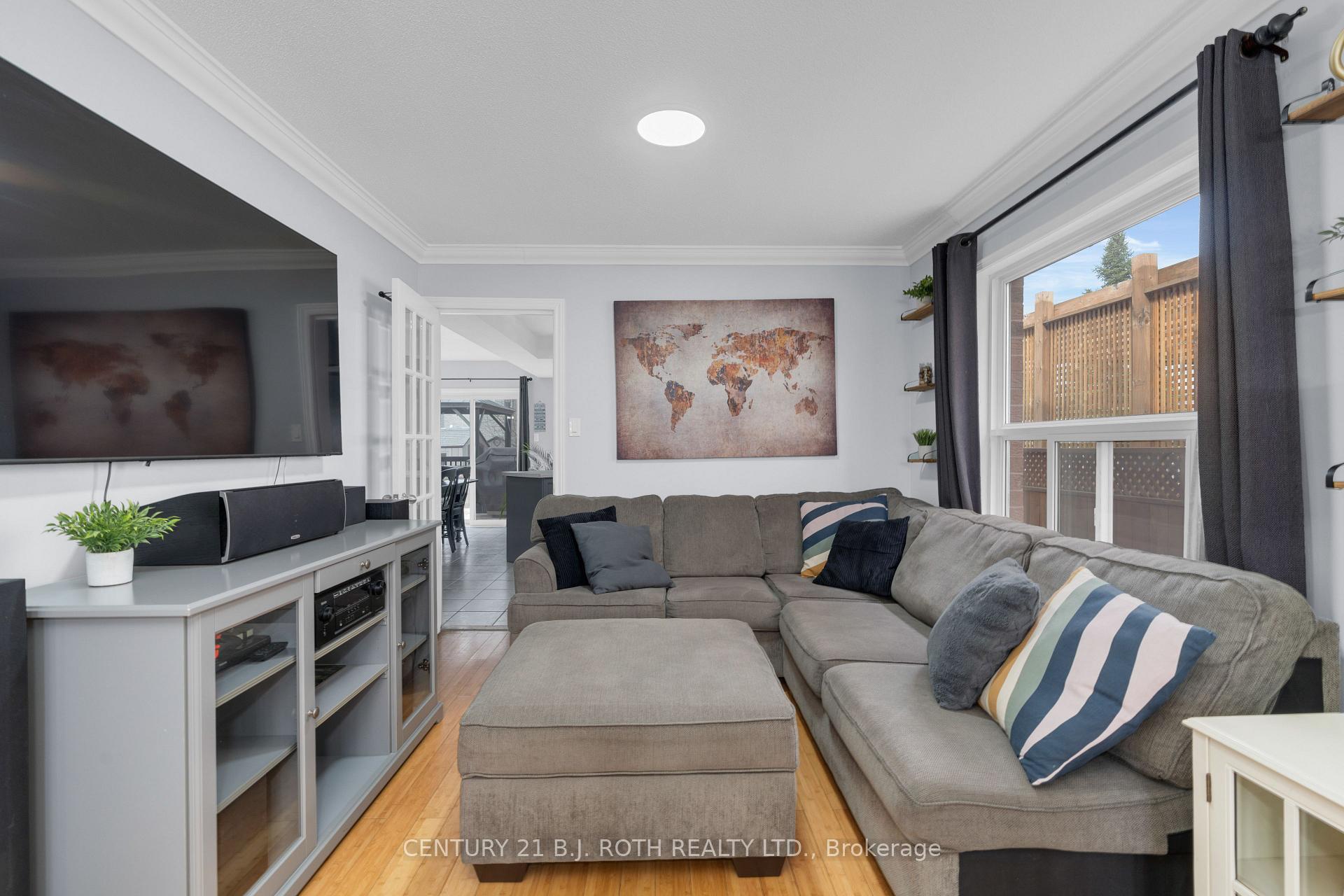Photo 9 of 20 Bear Creek Drive, Barrie, Holly — HOMEH