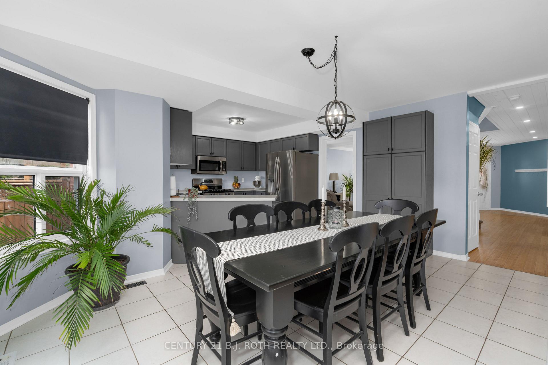 Photo 13 of 20 Bear Creek Drive, Barrie, Holly — HOMEH