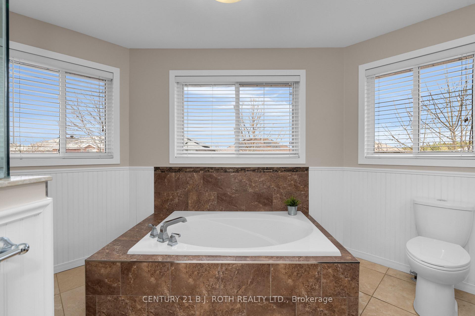 Photo 22 of 20 Bear Creek Drive, Barrie, Holly — HOMEH