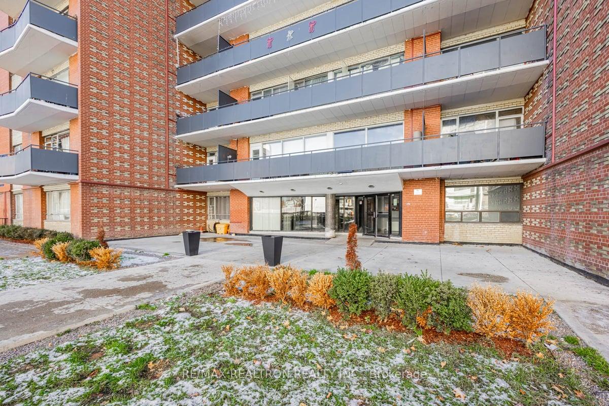 Photo 1 of Unit 107, 165 Cosburn Avenue E, Toronto, Danforth Village-East York — HOMEH