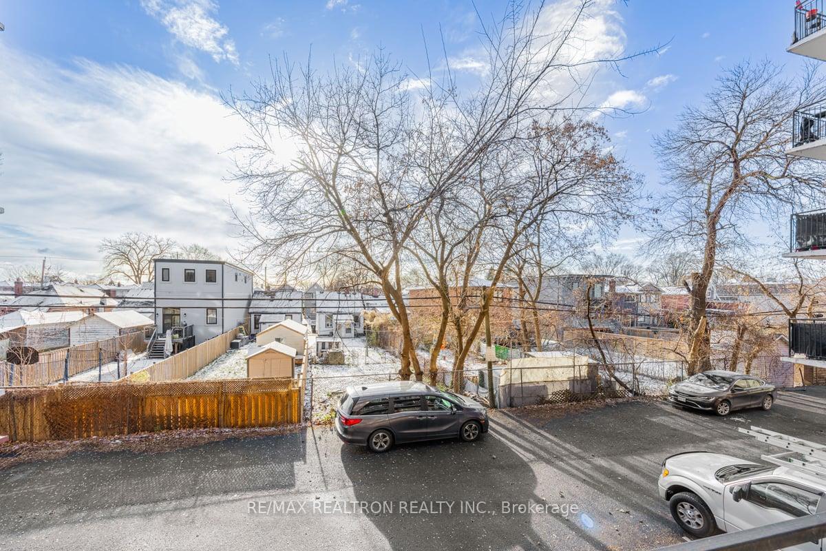 Photo 3 of Unit 107, 165 Cosburn Avenue E, Toronto, Danforth Village-East York — HOMEH