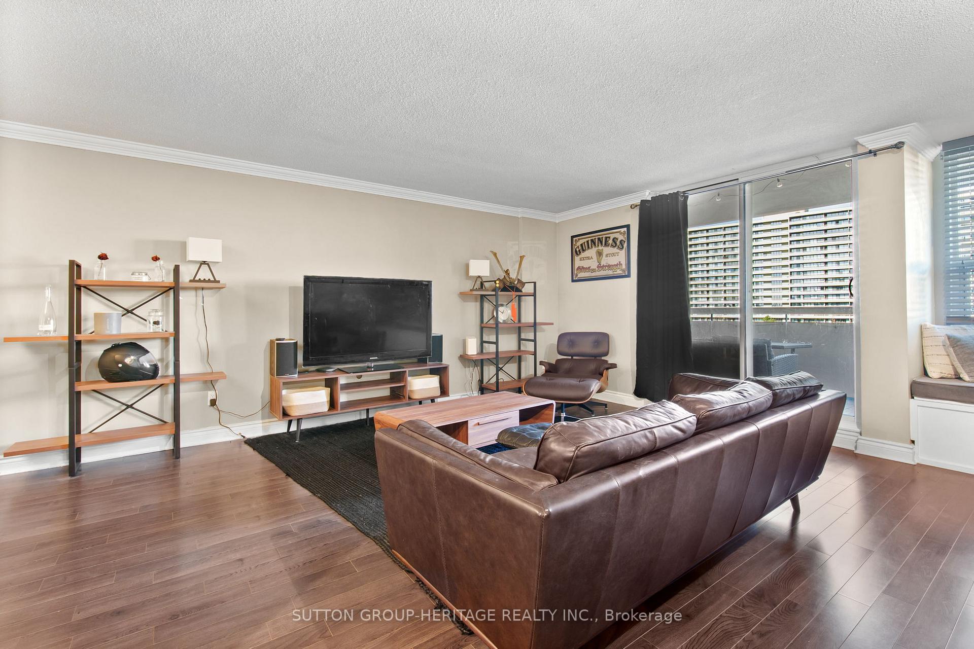 Photo 4 of Unit 706, 1 Royal Orchard Boulevard, Markham, Royal Orchard — HOMEH