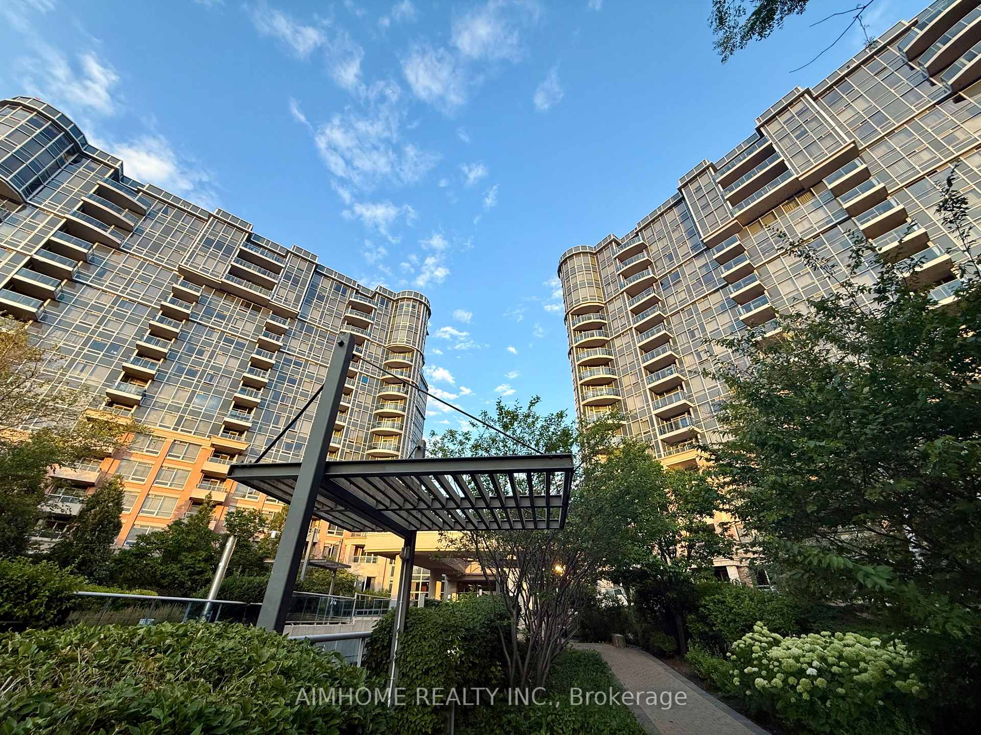 Photo 1 of Unit 1218, 33 Cox Boulevard, Markham, Unionville — HOMEH