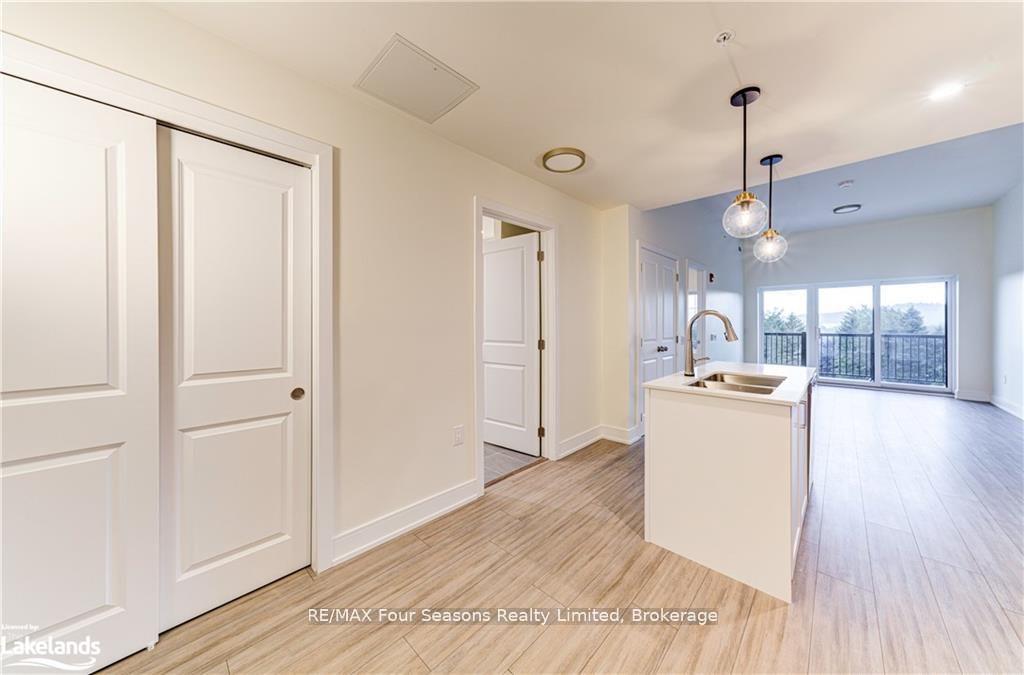 Photo 19 of Unit 401, 121 Mary Street, Clearview, Creemore — HOMEH