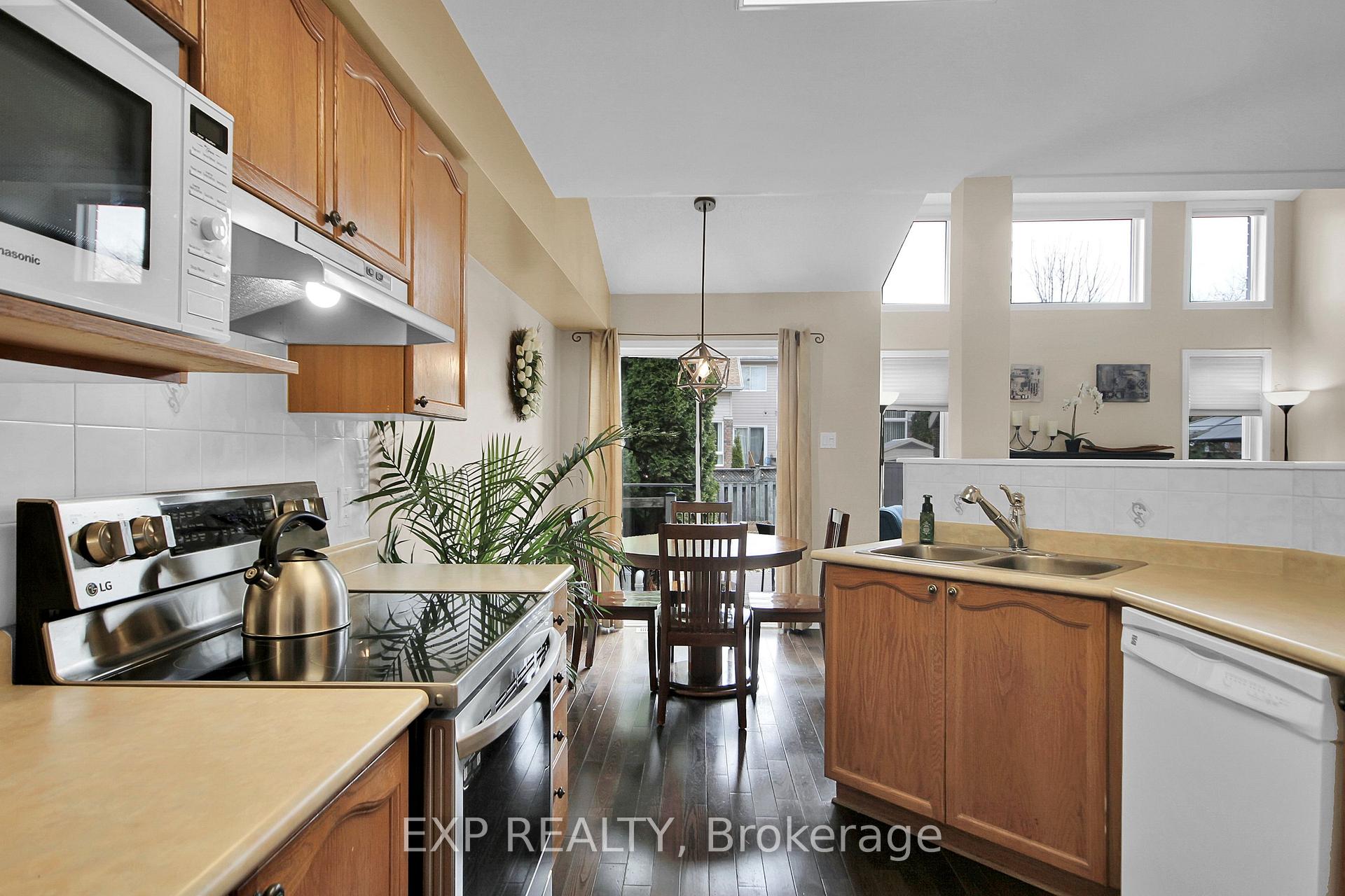 Photo 11 of 4301 Owl Valley Drive, Ottawa, Riverside South/Gloucester Glen — HOMEH